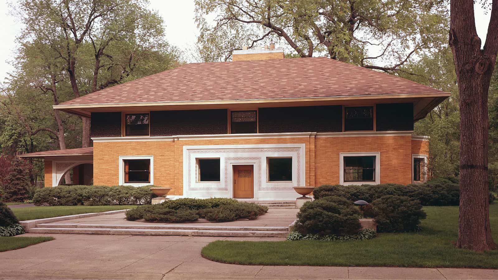 Frank Lloyd Wright’s first “Prairie House,” built in 1893–94. Wright would go on to exemplify the “new architecture” first called for by Viollet-le-Duc: putting modern materials, construction methods, and ideologies together in accessible ways. Photo by Hedrich Blessing Collection / Chicago History Museum / Getty Images
