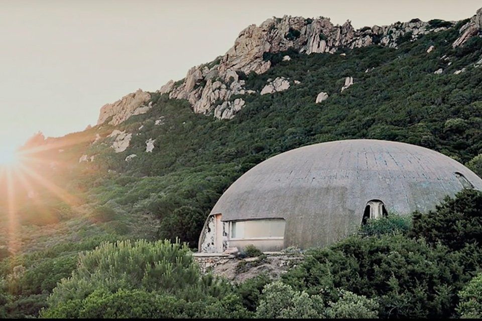 oh my god twitter doesn’t include alt text from images in their API