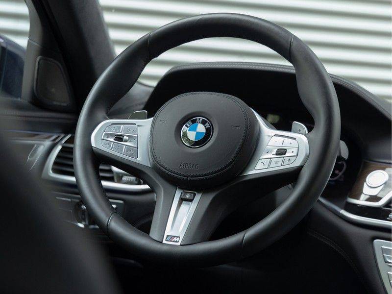 BMW 7 Serie 745e High Executive - M-Sport - Individual - Dak - Stoelventilatie afbeelding 19