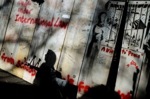 During SOAS Israeli Apartheid Week 2015, students stand in solidarity with the Palestinian cause. © SOAS BDS Campaign