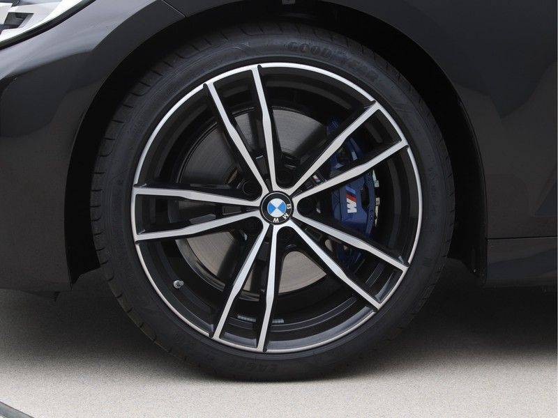 BMW 3 Serie 318i Exe M-Sport Aut. afbeelding 21