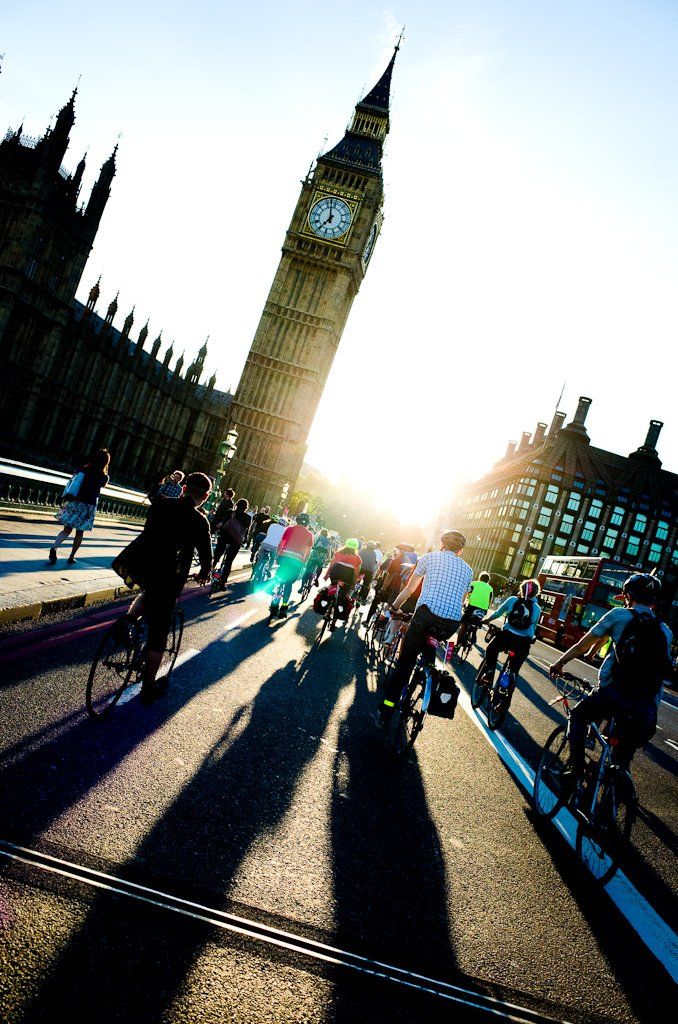 oh my god twitter doesn’t include alt text from images in their API