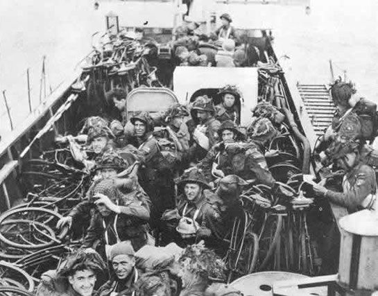 oh my god twitter doesn’t include alt text from images in their API