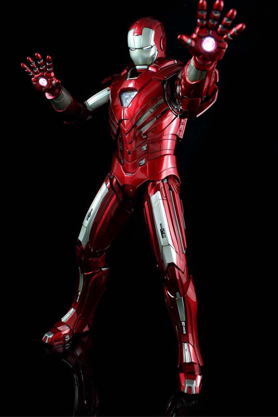 Hot Toys Iron Man MK33 1/6 Figure