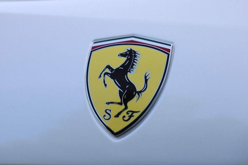 Ferrari GTC4 Lusso 6.3 V12 2 years Ferrari warranty, HELE, Apple Carplay, Passenger Display, JBL, Pano, 20" afbeelding 8