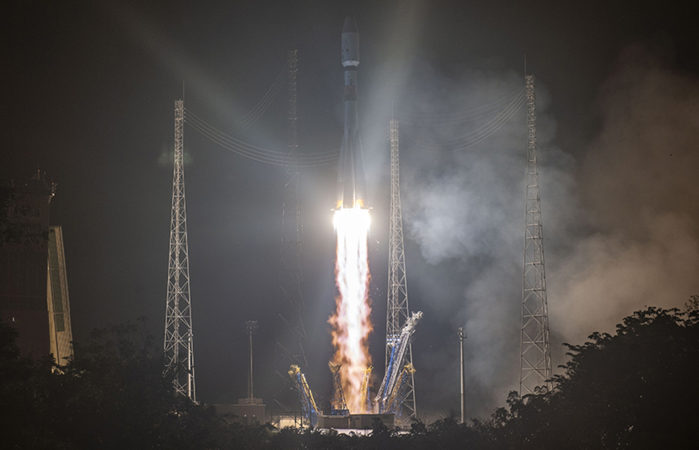 Imaginea 2: Lansarea Soyuz-STA din 18 decembrie 2019 de la Kourou, Guiana Franceză, având la bord sateliții COSMO-SkyMed, CHEOPS, OPS-SAT, EyeSat și ANGELS (Sursa foto: Arianespace)