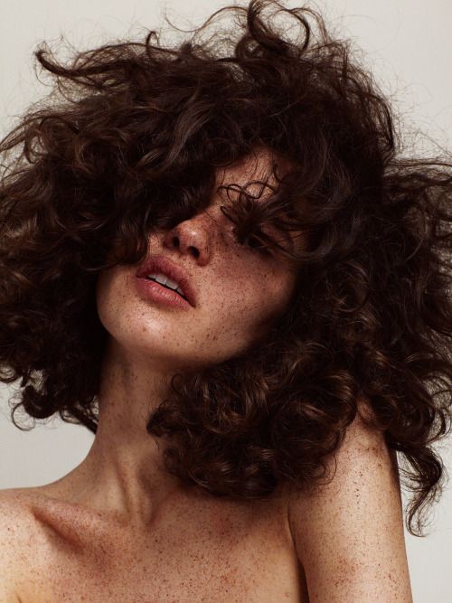 How to Style Curly Hair