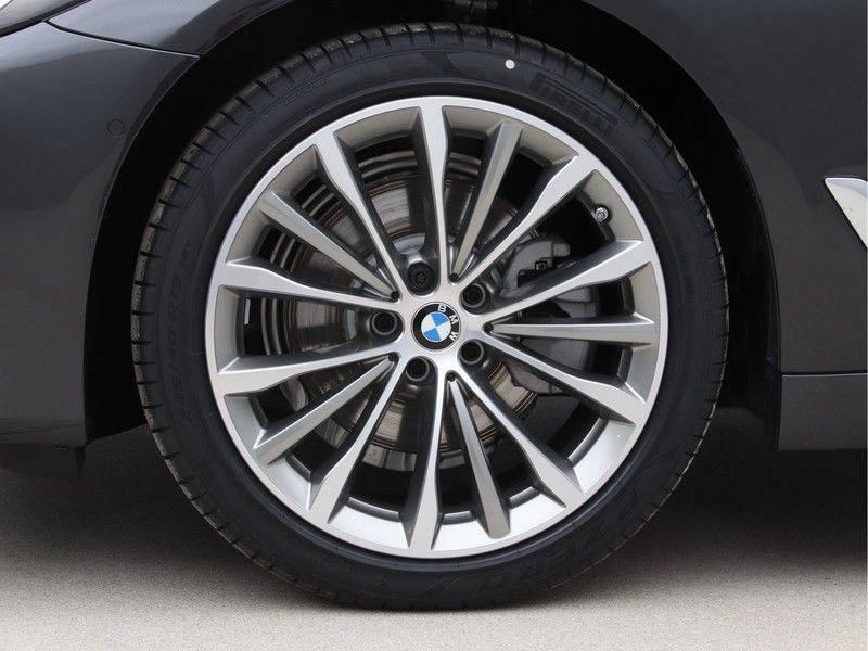 BMW 5 Serie 520i High Exe Luxuryline afbeelding 23