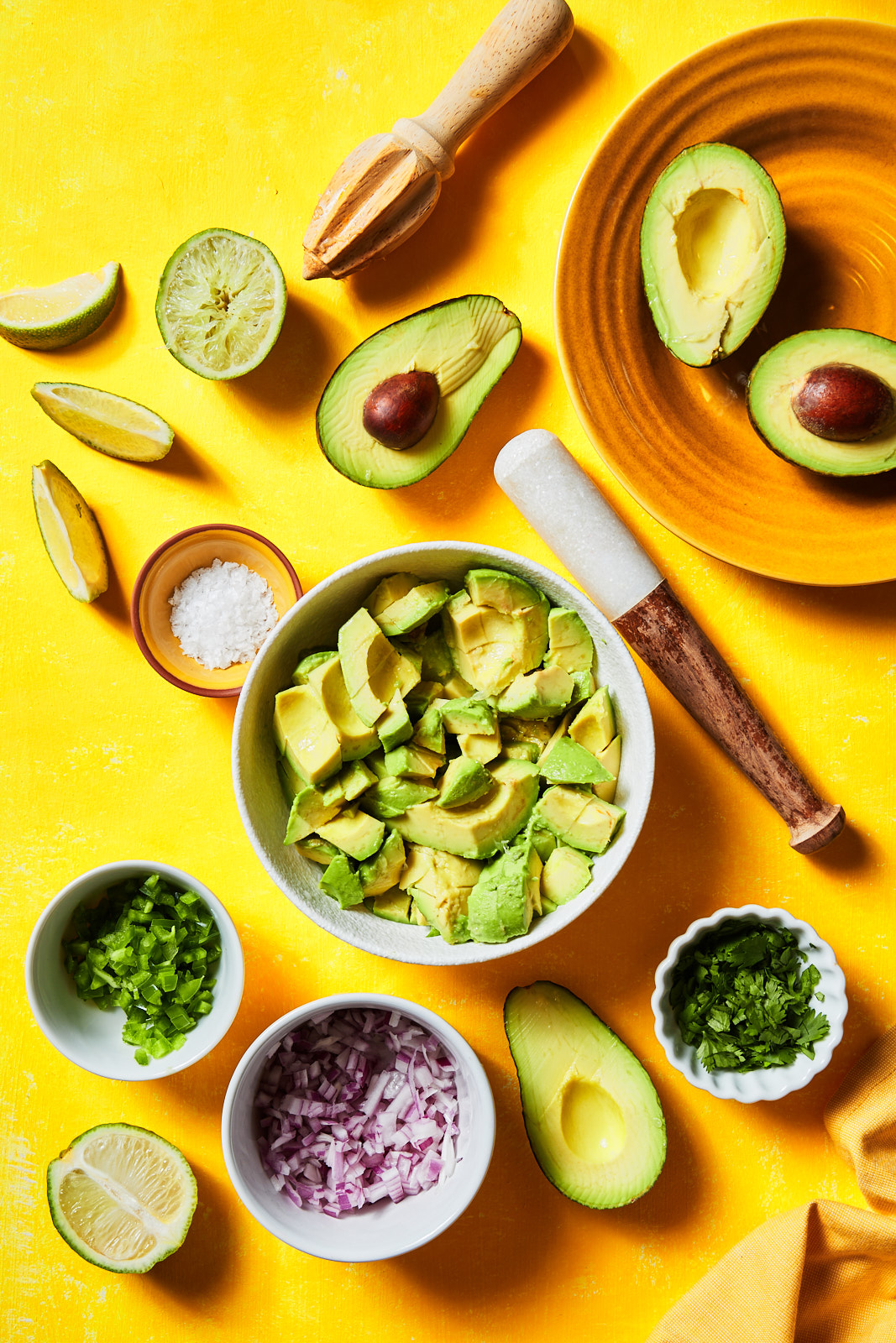 Simple Classic Guacamole Olive & Mango