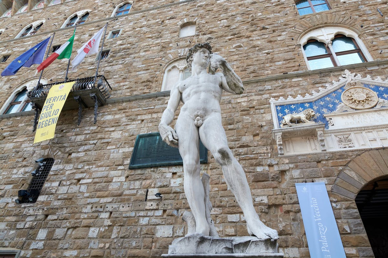 Sculptura lui David din fața clădirii Palazzo Vecchio