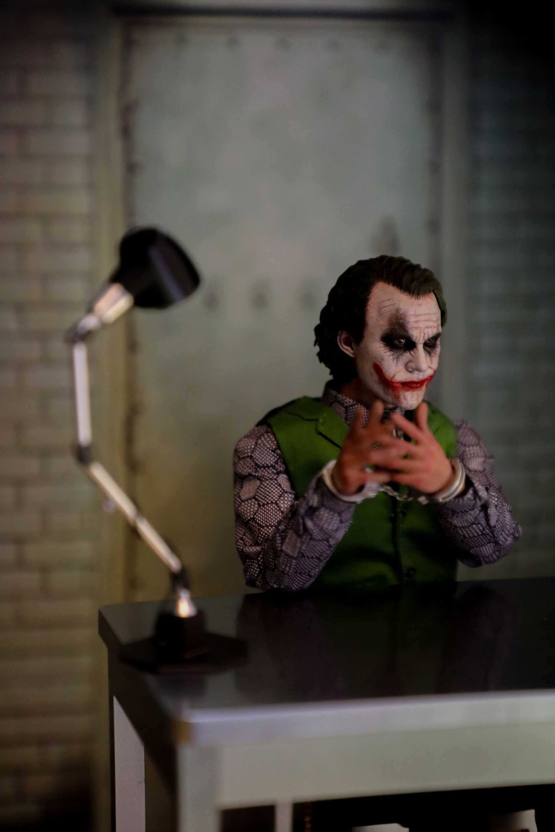 hot toys joker light box