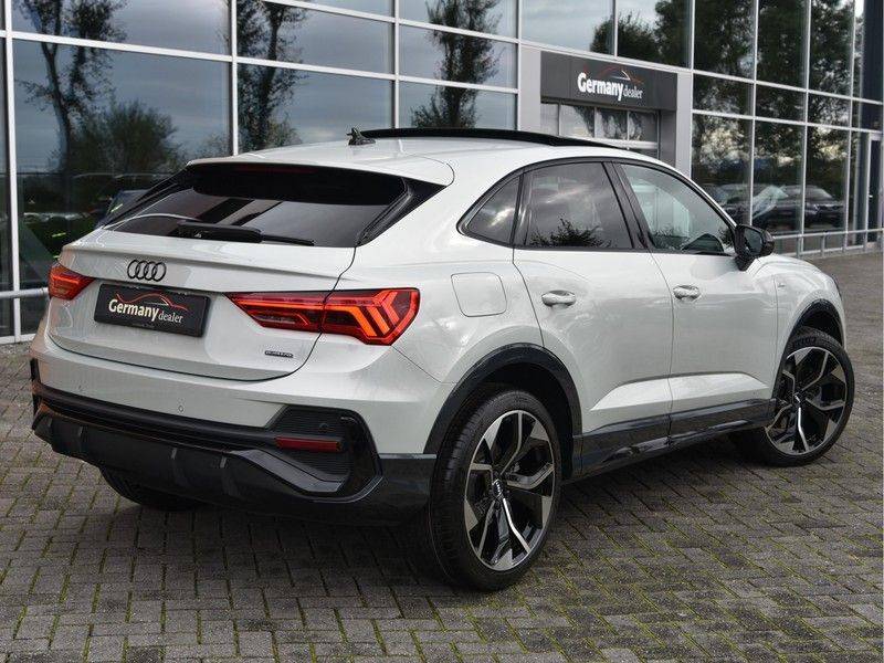 Audi Q3 Sportback 40TFSI Quattro S-Line Black Optic M-LED Pano Virtual 20-Inch 360Camera Tausilver! afbeelding 2