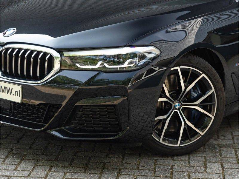 BMW 5 Serie Touring 540i xDrive High Executive - M-Sport - Panoramadak - ACC - Harman Kardon afbeelding 8