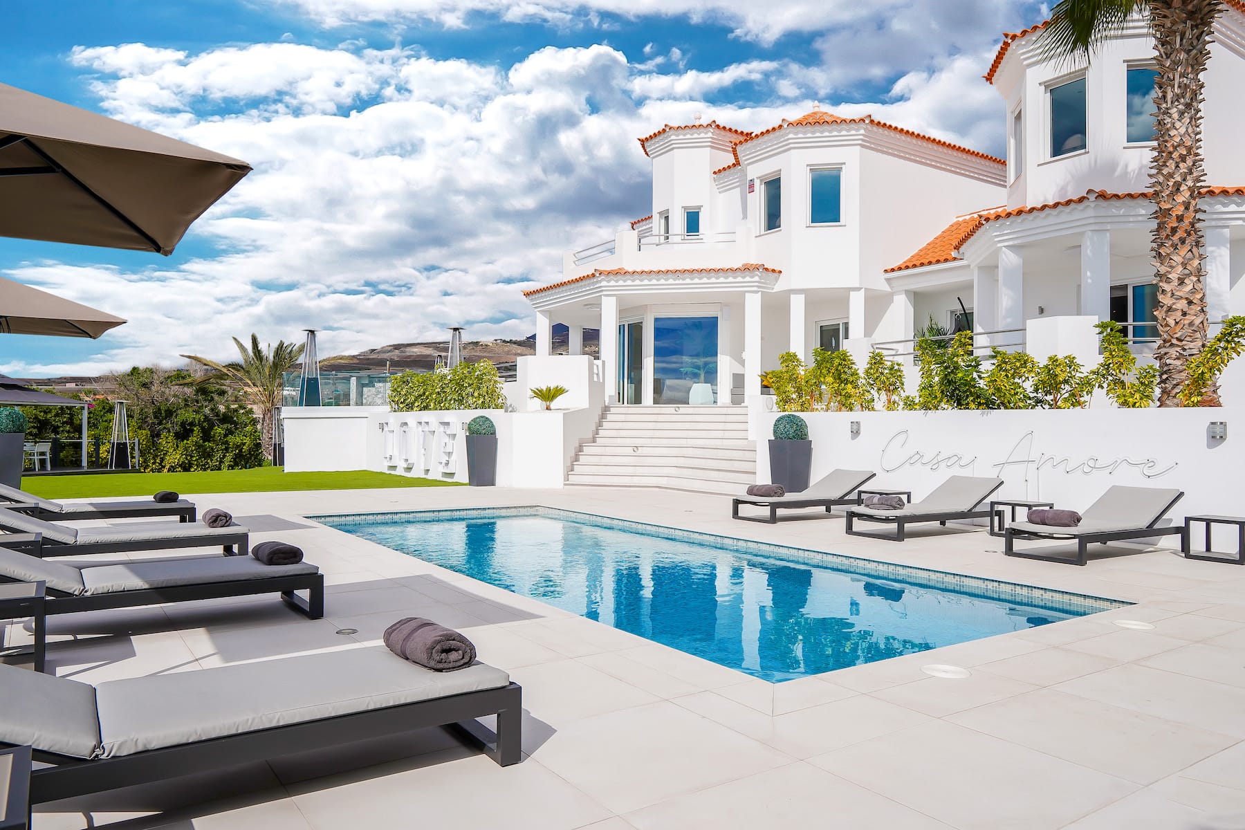 luxury holiday villas rental in Tenerife at Adeje