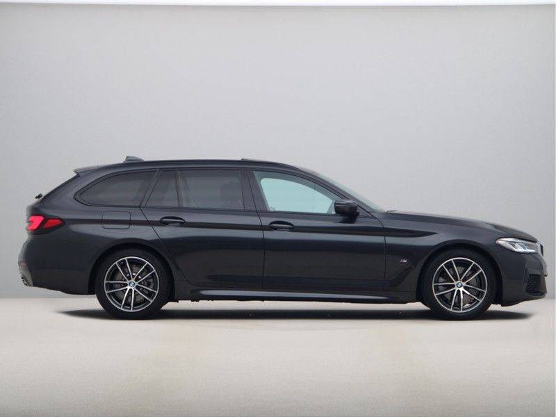 BMW 5 Serie 520i Touring High Executive Edition afbeelding 8