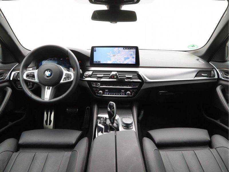 BMW 5 Serie 520d Sedan High Exe M-Sport afbeelding 13