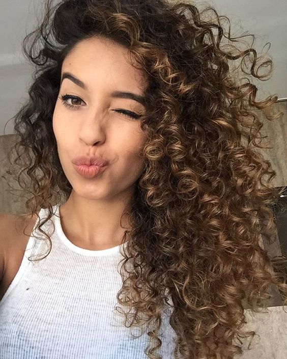 How To Wash Your Curly Hair