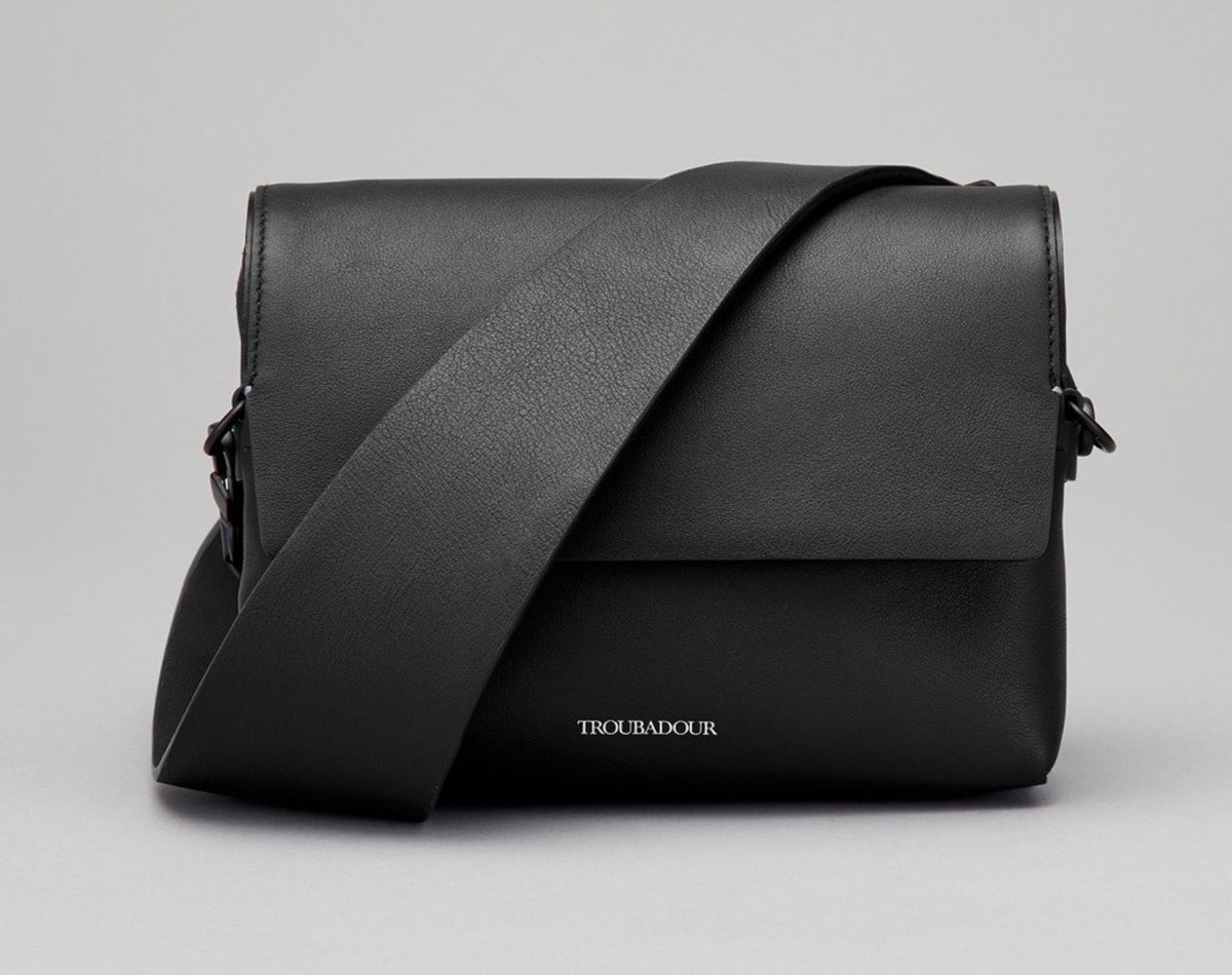 Troubadour Generation KI Cross-Body Bag