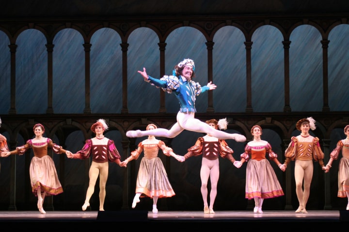 Robert Thomson's lighting design for the National Ballet of Canada's production of "The Taming of the Shrew".