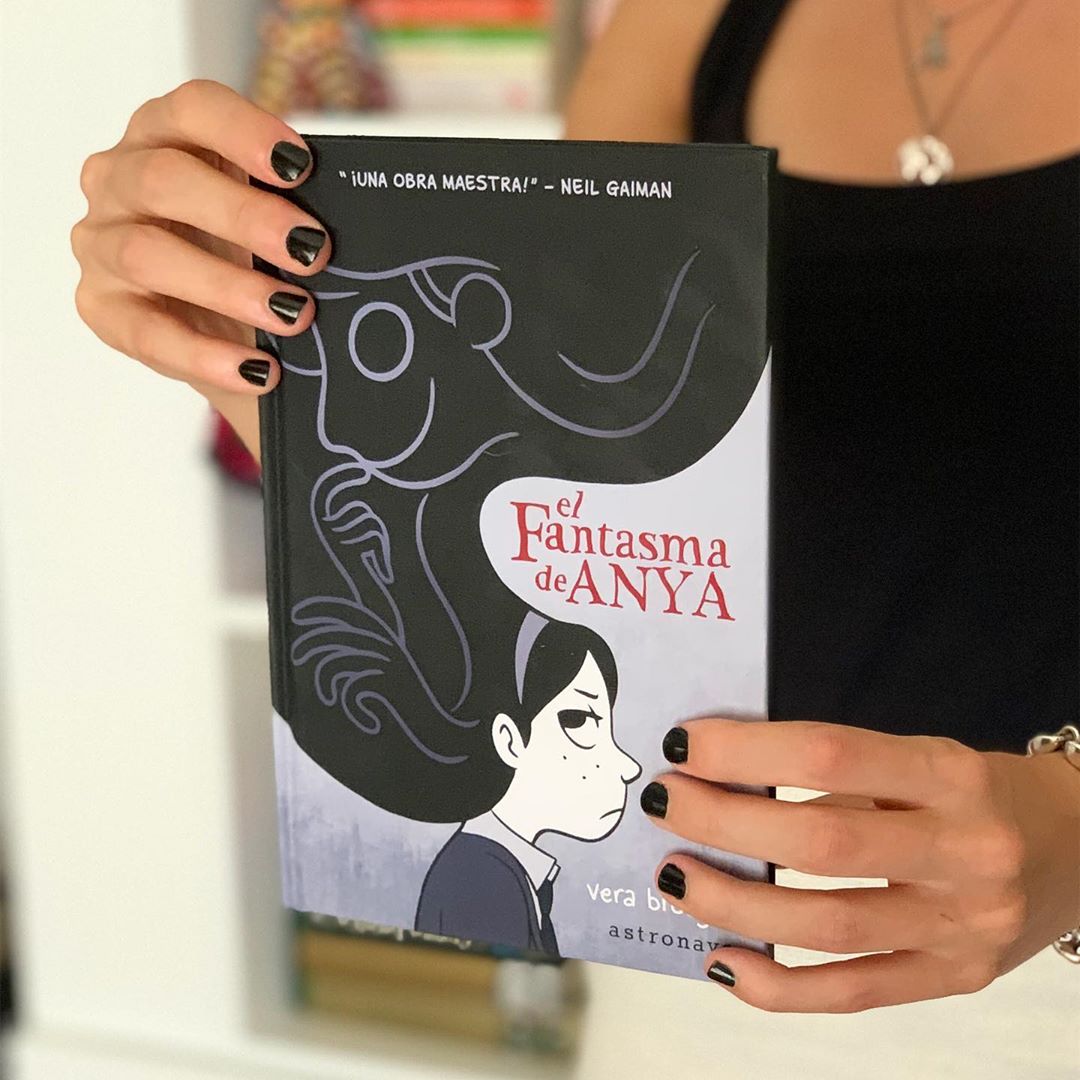 Imagen de Reseña de "El fantasma de Anya", de Vera Brosgol