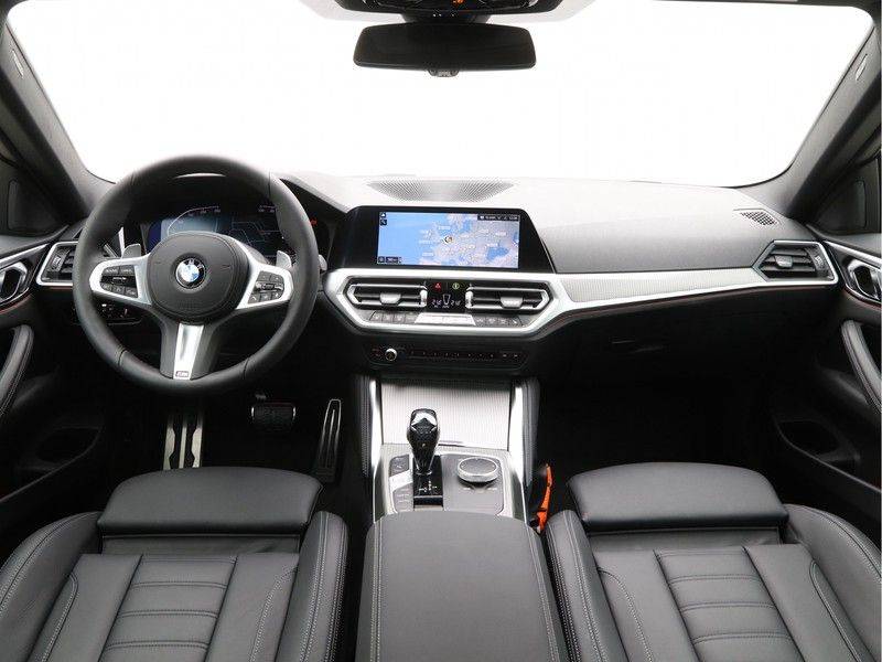 BMW 4 Serie 420i Coupé High Exe M-Sport Aut. afbeelding 13