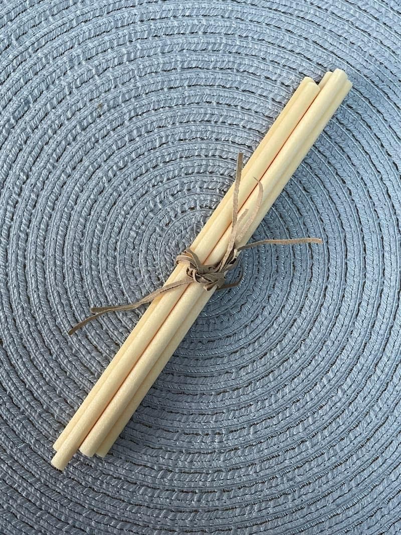 Five chunky fibre reeds for our luxury room diffuser