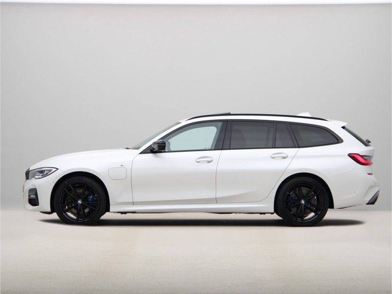 BMW 3 Serie 330e xDrive Touring High Executive afbeelding 12