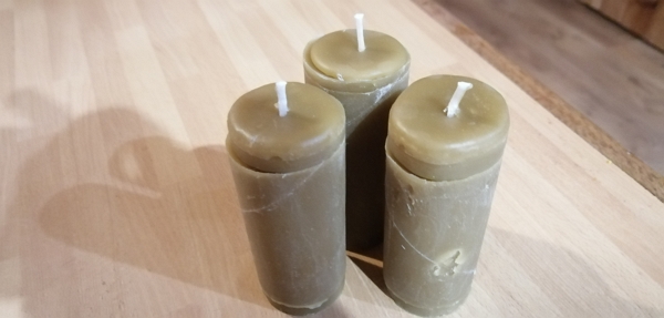 Trois bougies réalisées à la maison