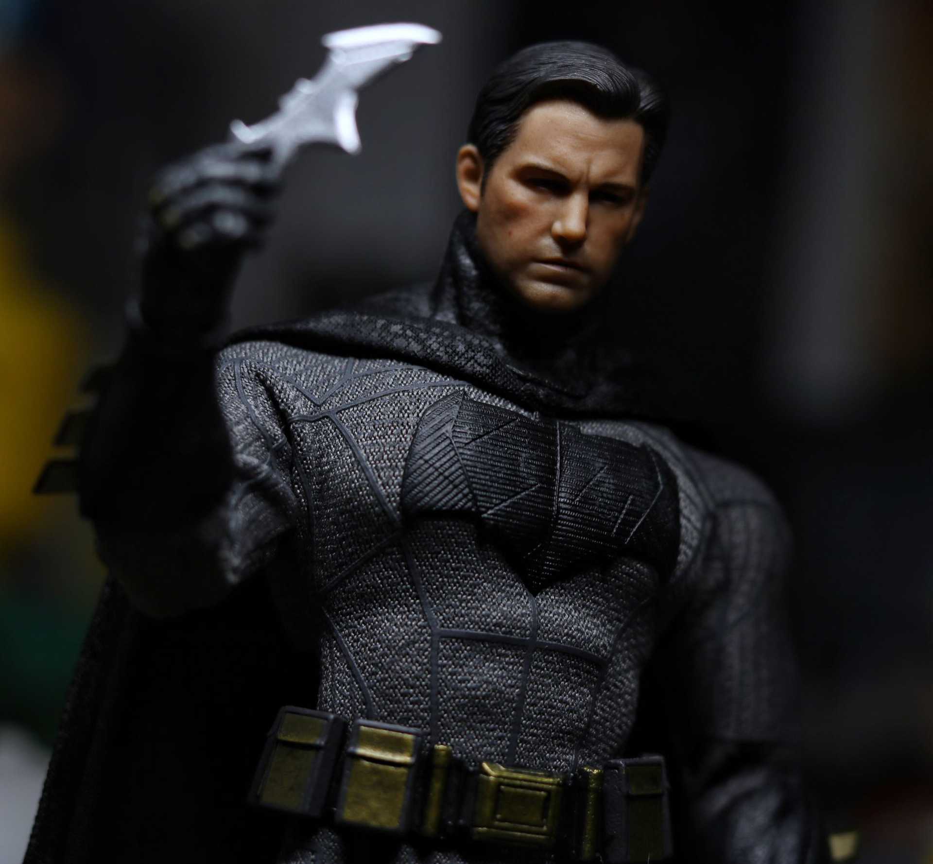 Mezco Toyz Dawn of Justice Batman with Dawn of Eleven Head