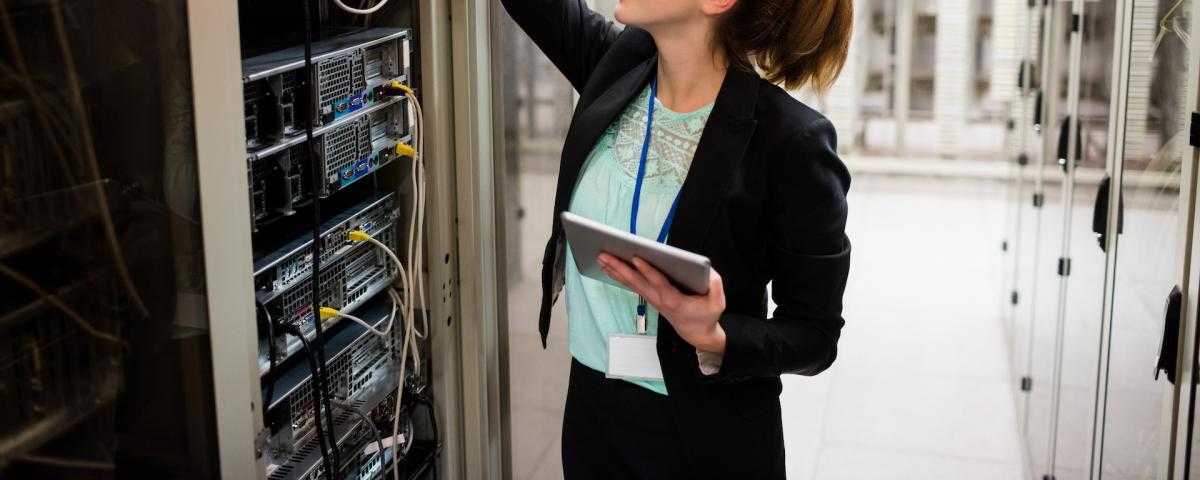Accruent - Resources - White Papers - Making the Business Case for a Cloud Maintenance Management System - Hero