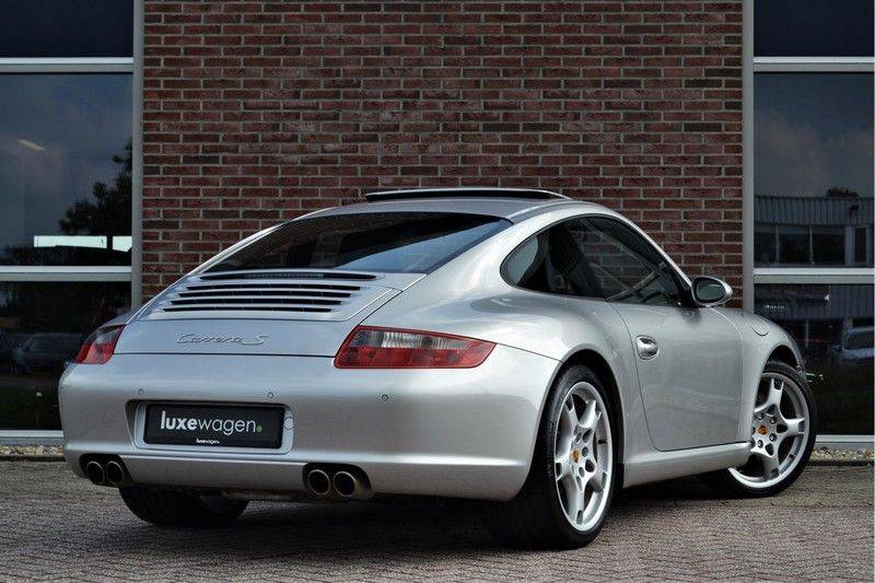 Porsche 911 Coupé 3.8 Carrera S 997 - dealer o/h - unieke kms afbeelding 2