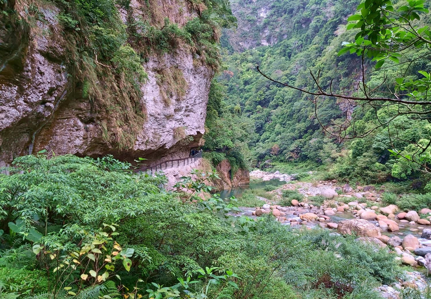 Shakadang and Xiaozhuilu Trails in Taroko Gorge
